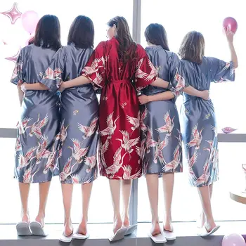 Minkštas patogus kinų stiliaus pamergių kranas Spausdinti Moterų naktiniai marškiniai Chalatai Nuotakos chalatas Miego viršūnės