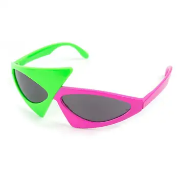 Naujovė Juokingi akiniai Žalias kontrastas Hip-Hop akiniai Asimetriški trikampiai akiniai nuo saulės Festivalio vakarėlių dekoracijos Reikmenys