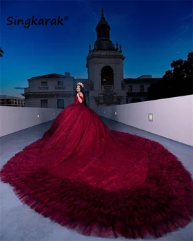 Prabangus Burgundijos kamuolinis chalatas Quinceanera suknelė Saldi 16 Suknelė Nėrinių aplikacijos Kristalai Vestidos De 15 Años Suvarstomas teismo traukinys
