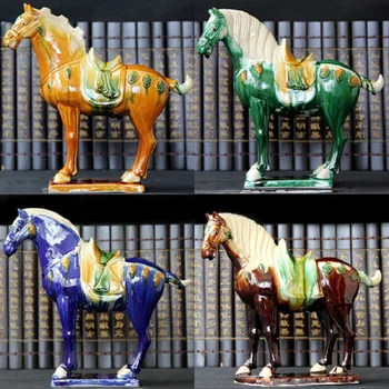 Tang Sancai Mėlynas glazūruotas karo arklys Senovinis porcelianas Atkastas imitaciniame muziejuje Antikvarinė arklio puošyba